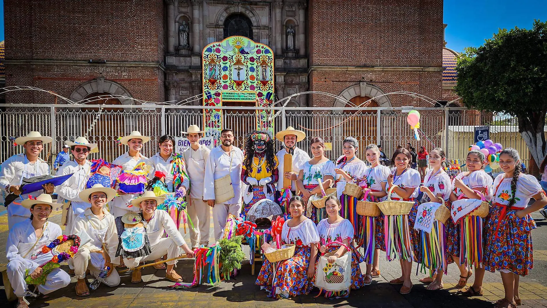 Bailarines de la Danza de los panaderos